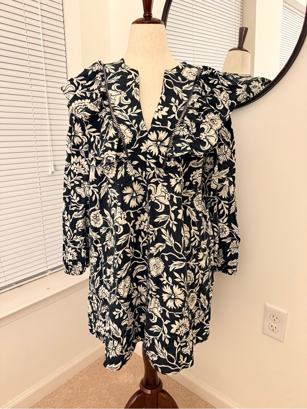 Zara Black & White Floral Ruffle Long Sleeve Dress